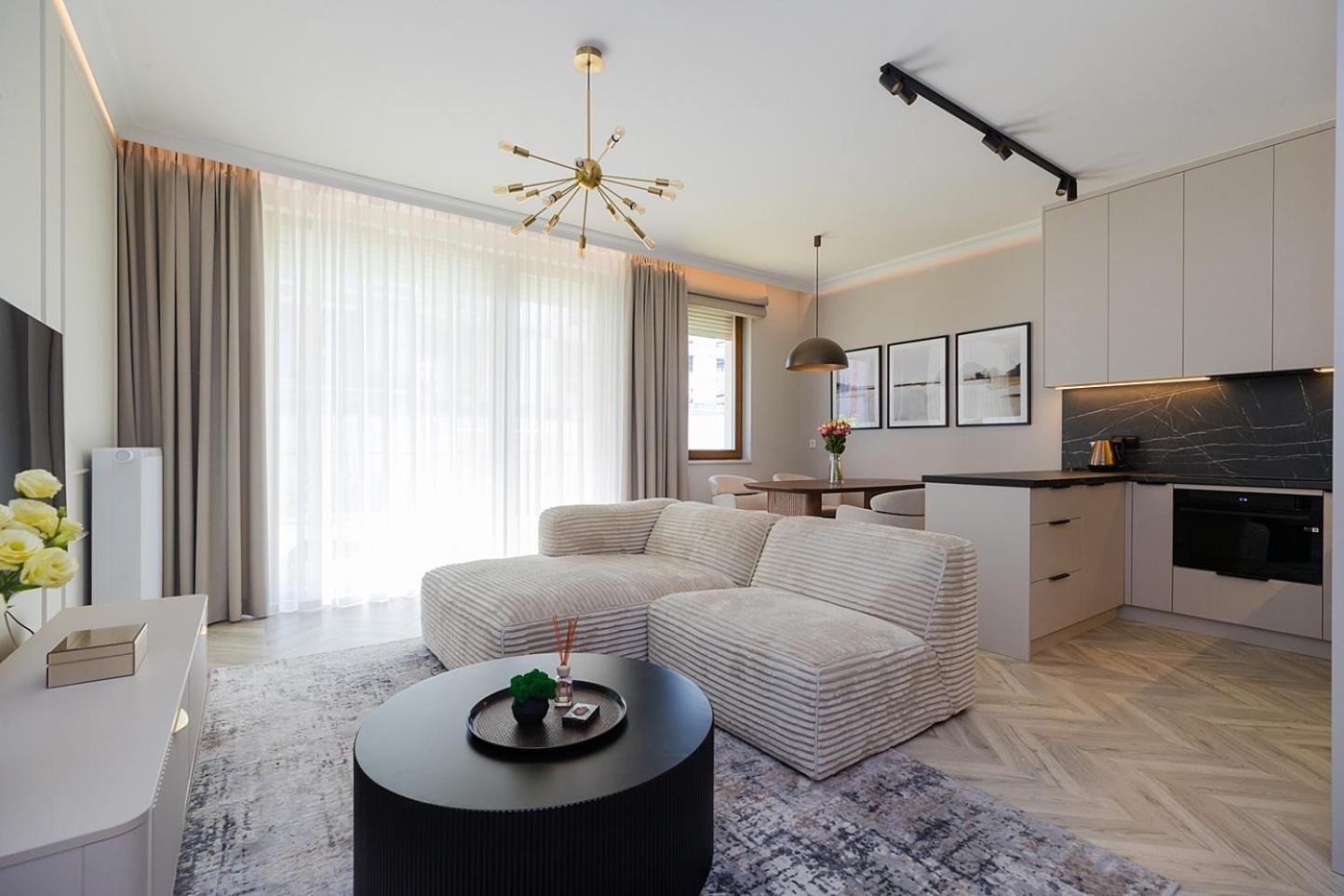 Holzera Prestige * Warsaw